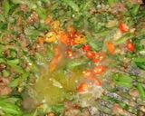 Foto langkah ke 2 dari resep Tumis kornet buncis cabe ijo.
