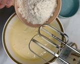 Foto langkah ke 3 dari resep Dalgona Steamed Cake a la Kitchen of Olive's.