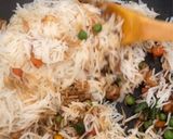 صورة لخطوة 7 من وصفة رز مقلي بالدجاج