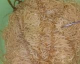 Foto langkah ke 2 dari resep Mie Goreng Tek Tek Simple ala Dina.