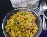 A picture of step 6 of Egg Maggi.