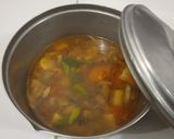 Foto langkah ke 7 dari resep Sayur bening jamur kancing dan udang.