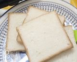 A picture of step 3 of Pizza sandwich.