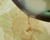 Foto langkah ke 3 dari resep Strawberry Cream Cake.