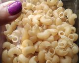 A picture of step 1 of Creamy white pasta.