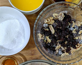 Foto del paso 1 de la receta: Plum cake con nueces y pasas