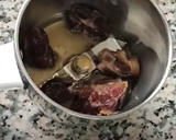 பீட்ரூட் பேரிச்சை அல்வா(சர்க்கரை இல்லாமல்) (No Sugar Beetroot Dates Halwa recipe in tamil) ரெசிபி ஸ்டேப் 2 புகைப்படம்