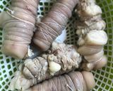 Hình bước làm 1 của món Tai heo ngâm nước mắm