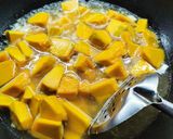 รูปขั้นตอนการทำที่ 2 ของ ฟักทองผัดไข่