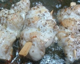 Foto del paso 2 de la receta: Rizos de pollo macerados con hierbas