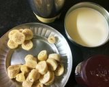 A picture of step 1 of Coco banana milk shake.