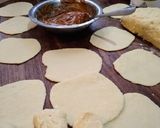 Foto del paso 4 de la receta: Tortas fritas rellenas de dulce de leche