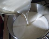 Foto del paso 3 de la receta: Panna cotta con coulis de fresa
