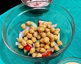काबुली चना और पनीर सलाद (kabuli chana aur paneer salad recipe in Hindi) रेसिपी चरण 3 फोटो
