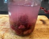 A picture of step 2 of Home Made Rubarb and Ginger Gin - its the best :P.