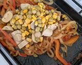 Foto del paso 2 de la receta: Omelette con vegetales salteados en La Planchetta 🍳🫶