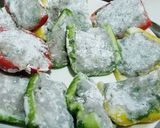A picture of step 3 of Fried Bell Pepper Fish Cake 煎釀三寶.