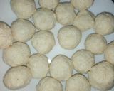 A picture of step 2 of Coconut bites/ Bounty chocolate.