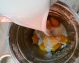 A picture of step 2 of Mango shake.