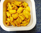 சீஸ் பீஸ்ஸா ரோல் மாத்ரி ரெசிபி ஸ்டேப் 4 புகைப்படம்