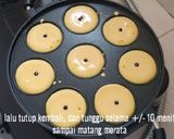 Foto langkah ke 4 dari resep Kue Lumpur Kentang (Takaran Sendok).