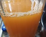 A picture of step 2 of Carrot and ginger juice.
