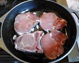 Foto del paso 2 de la receta: Costeletas de cerdo agridulce con papas Crushed