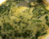 Foto del paso 2 de la receta: Tortilla de espinaca, espárragos y gambas