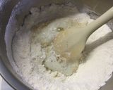 Foto del passaggio 4 della ricetta Financier con capperi o con i fiori di ciliegie sotto sale