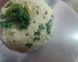 A picture of step 5 of Rava upma.