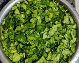 પાલક મેથી ની વઘારેલી ખીચડી (Palak Methi Vaghareli Khichdi Recipe In Gujarati) રેસીપી સ્ટેપ2ફોટો