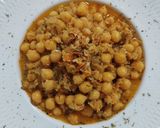 Foto del paso 4 de la receta: Garbanzos estofados con sofrito de rape y gambas