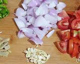 A picture of step 2 of Soya Chunks Capsicum & Onion Curry soyabeena badi ki sabji.