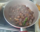 A picture of step 2 of Shaking Beef (Bò Lúc Lắc).