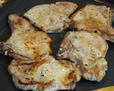 Foto del paso 1 de la receta: Chuletas de cerdo gratinadas con queso al aroma de limón