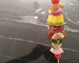 Foto del paso 3 de la receta: Brochetas mar y tierra