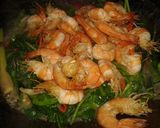 Foto langkah ke 4 dari resep Udang Kangkung Saus Tiram.