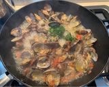 Foto del passaggio 9 della ricetta Spaghetti alle Vongole
