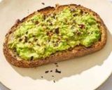 A picture of step 5 of Avocado tosast.