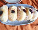 Foto langkah ke 4 dari resep Donat bomboloni blueberry ekonomis.