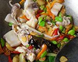 Foto langkah ke 6 dari resep Oseng Cumi Pete.