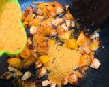 A picture of step 5 of Masala Pasta.