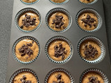 Banana-chocolate protein muffins