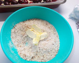 Cseresznyés kocka mandulamorzsával recept fázis 1 fotója