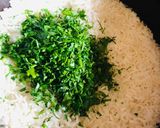 Tejszínes-póréhagymás-füstölt sajtos csirkeragu recept fázis 5 fotója