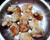 Hình bước làm 2 của món Gà chiên mắm tỏi