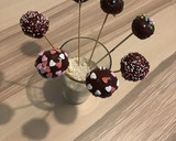 Foto del paso 3 de la receta: Cake pops 🍩 agujeros de donuts decorados 😋