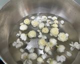 Hình bước làm 2 của món Thạch Trắng Nước Đường Hoa Nhài