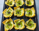 Foto langkah ke 3 dari resep Egg Tart Roti Tawar Creamy Matcha.