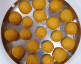 A picture of step 3 of Besan ladoo.